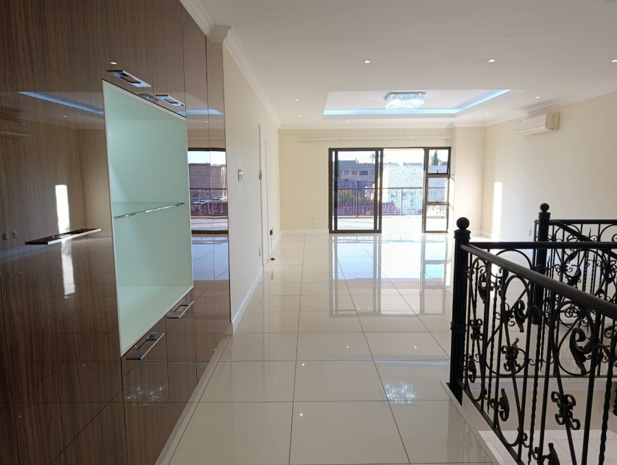 5 Bedroom Property for Sale in Kiepersol Free State